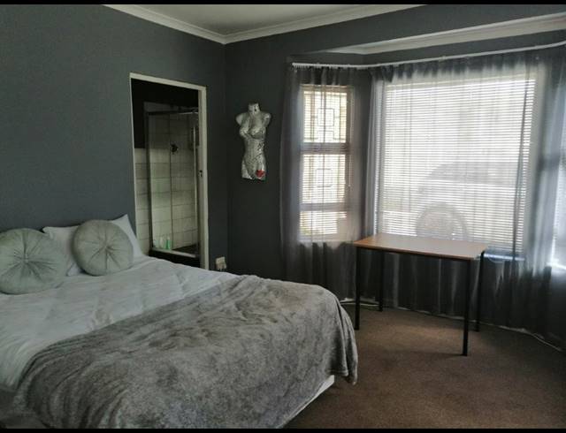 4 BEDROOM HOUSE RENTED IN SUMMERSTRAND